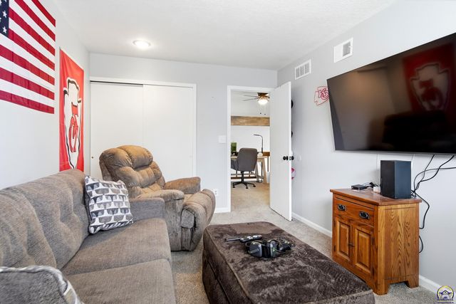 5603 SW Foxcroft Cir N Unit 2, Topeka, KS 66614