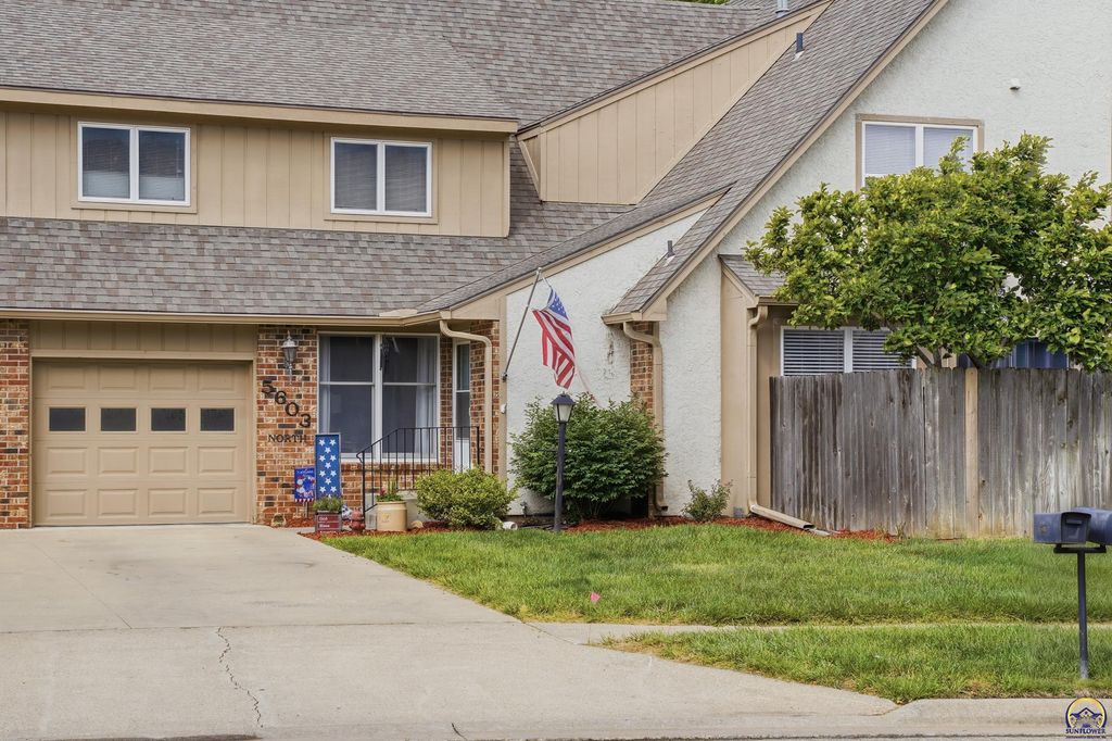 5603 SW Foxcroft Cir N Unit 2, Topeka, KS 66614