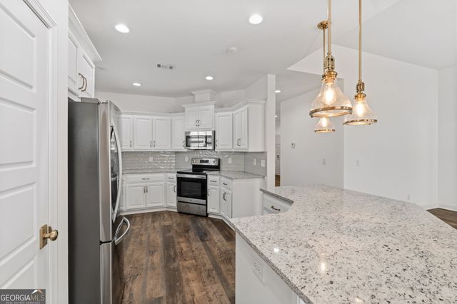 145 Fairway Oaks Drive, Perry, GA 31069