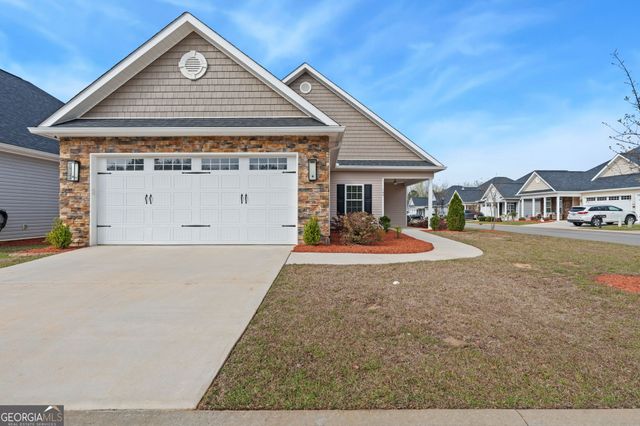 145 Fairway Oaks Drive, Perry, GA 31069