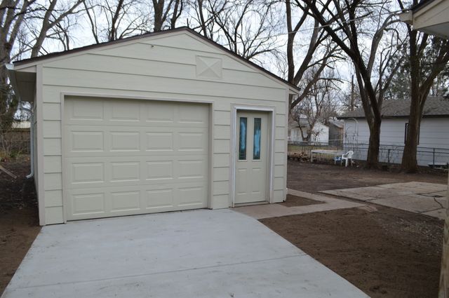 3326 S Fern St, Wichita, KS 67217