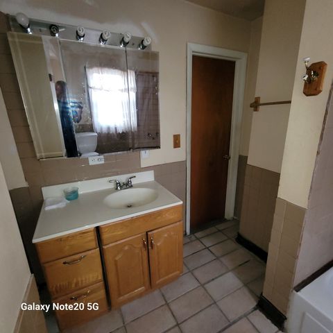 8344 S Blackstone Avenue, Chicago, IL 60619