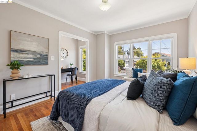 390 43rd, Oakland, CA 94609