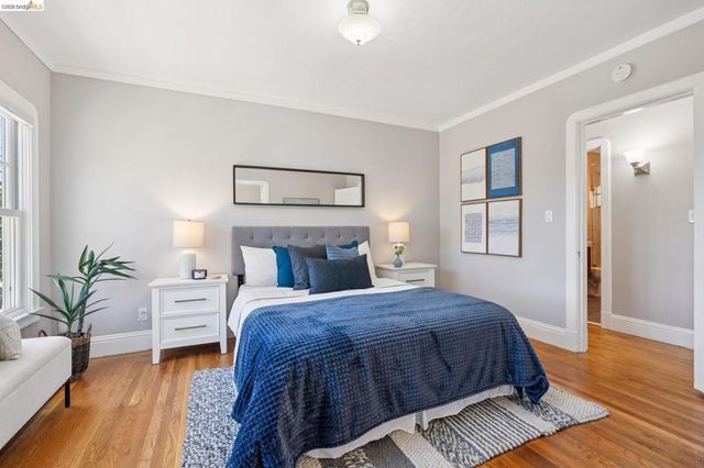 390 43rd, Oakland, CA 94609