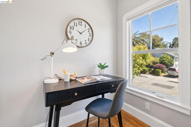 390 43rd, Oakland, CA 94609