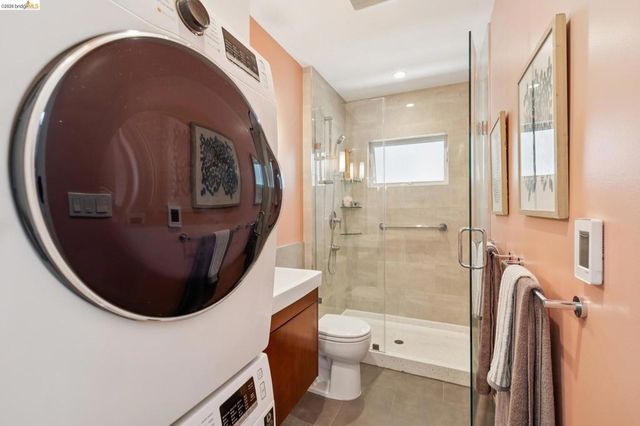 390 43rd, Oakland, CA 94609