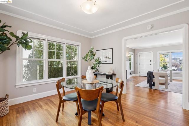 390 43rd, Oakland, CA 94609