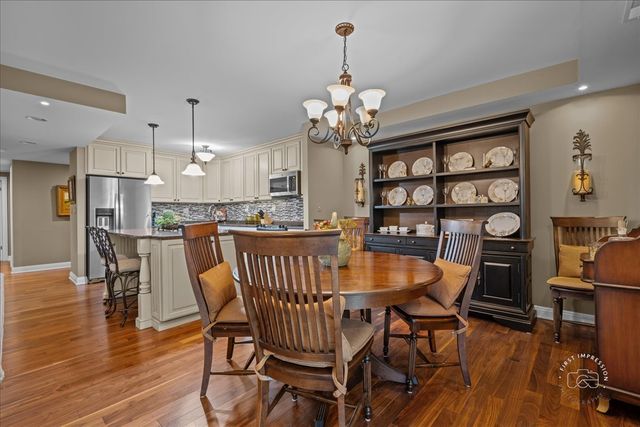 1103 N Mill Street 111, Naperville, IL 60563