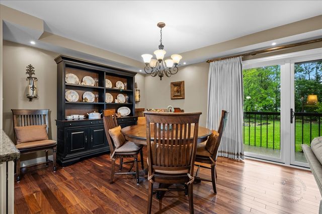 1103 N Mill Street 111, Naperville, IL 60563