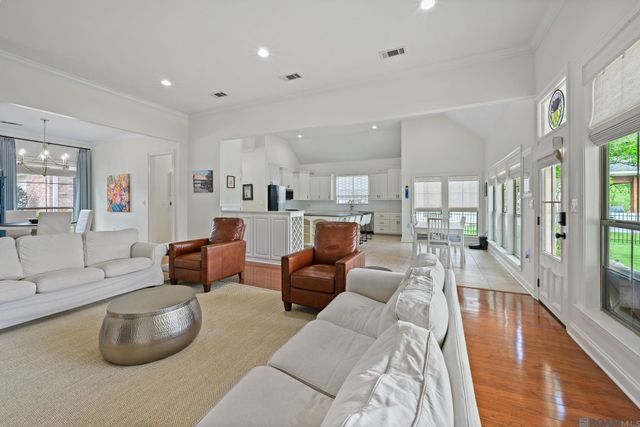 6182 Breeze Point Dr, Gonzales, LA 70737