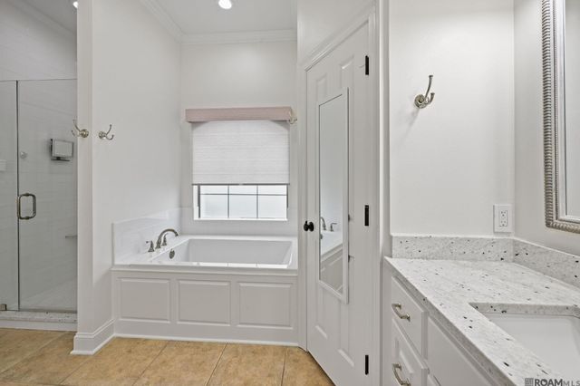 6182 Breeze Point Dr, Gonzales, LA 70737