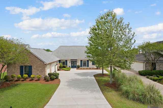 6182 Breeze Point Dr, Gonzales, LA 70737