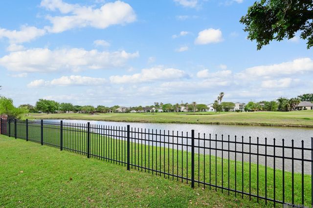 6182 Breeze Point Dr, Gonzales, LA 70737