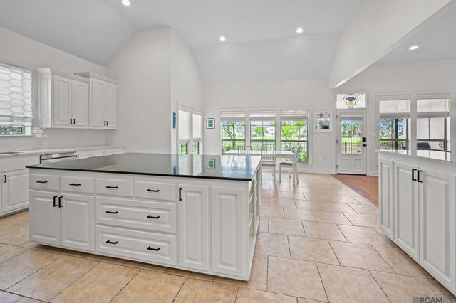 6182 Breeze Point Dr, Gonzales, LA 70737