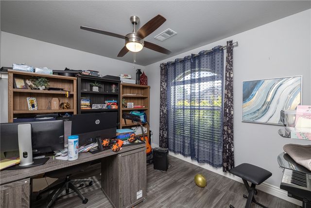 433 Snyders Bluff Drive, Fayetteville, AR 72704