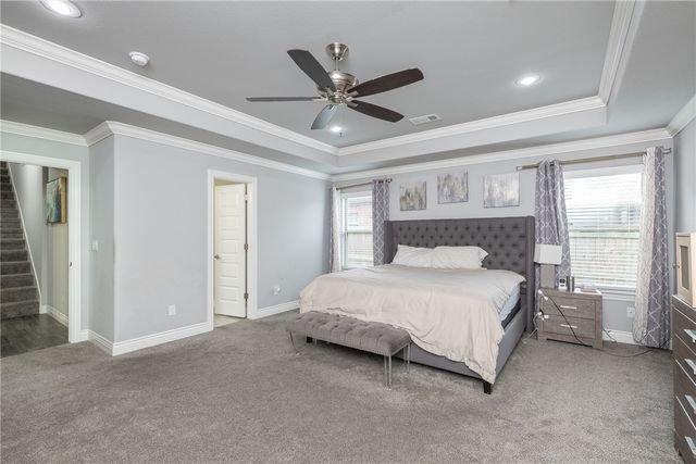 433 Snyders Bluff Drive, Fayetteville, AR 72704
