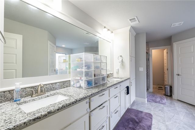 433 Snyders Bluff Drive, Fayetteville, AR 72704