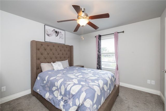 433 Snyders Bluff Drive, Fayetteville, AR 72704