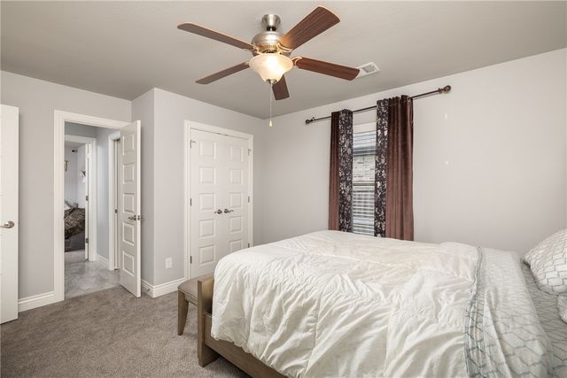 433 Snyders Bluff Drive, Fayetteville, AR 72704