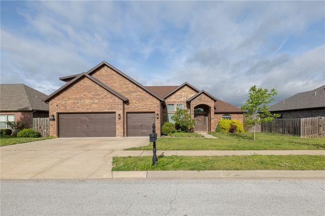 433 Snyders Bluff Drive, Fayetteville, AR 72704