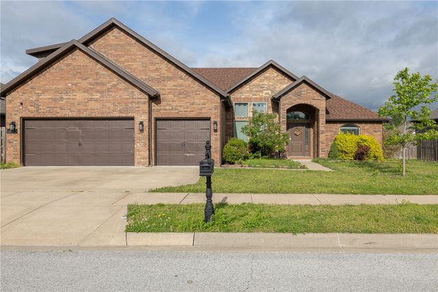 433 Snyders Bluff Drive, Fayetteville, AR 72704