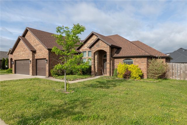 433 Snyders Bluff Drive, Fayetteville, AR 72704