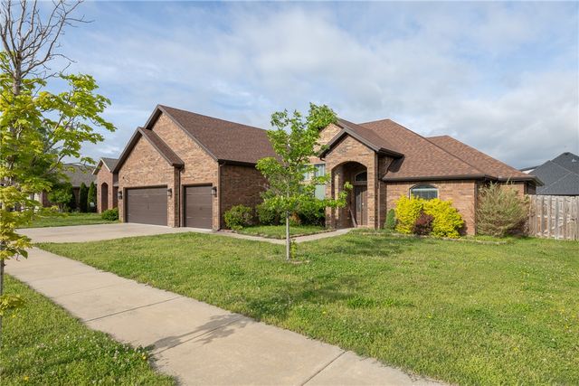 433 Snyders Bluff Drive, Fayetteville, AR 72704