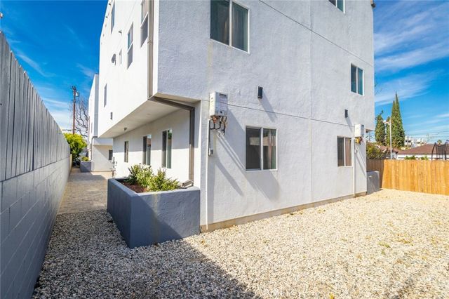 5142 Riverton, North Hollywood, CA 91601