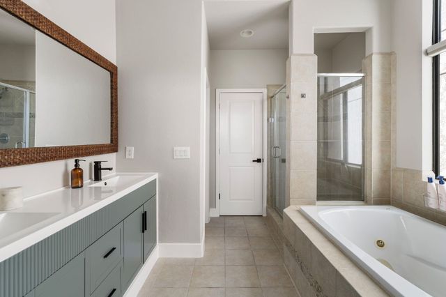 704 W 8th Street, Houston, TX 77007