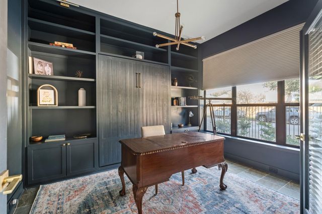 704 W 8th Street, Houston, TX 77007