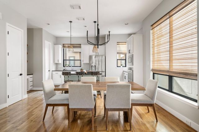 704 W 8th Street, Houston, TX 77007