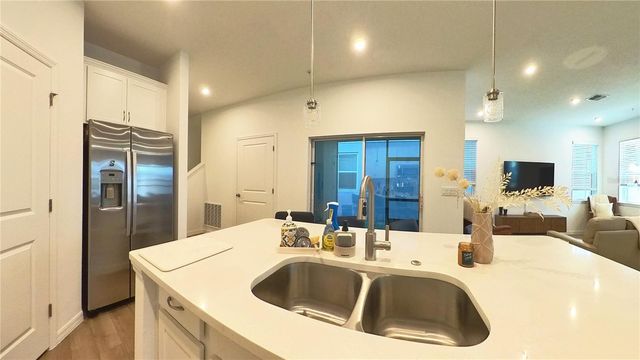 554 ORIENT AVENUE, Debary, FL 32713