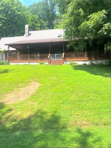 550 Apple Orchard Rd, Huntington, WV 25702