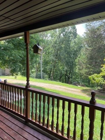 550 Apple Orchard Rd, Huntington, WV 25702