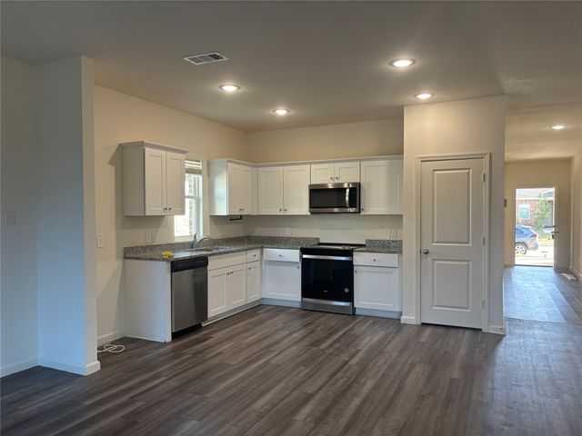 751 Camden dr, Lavon, TX 75166