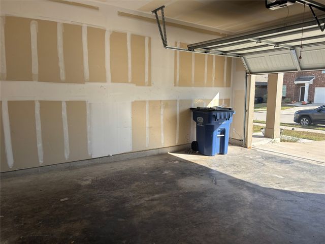 751 Camden dr, Lavon, TX 75166