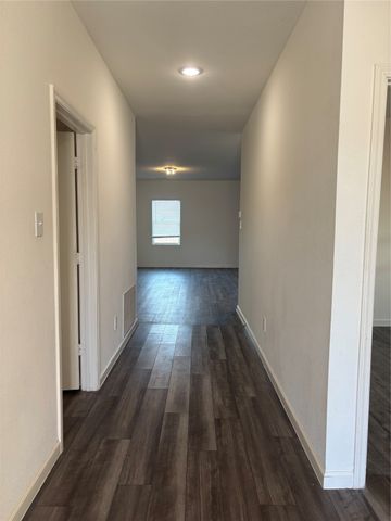 751 Camden dr, Lavon, TX 75166