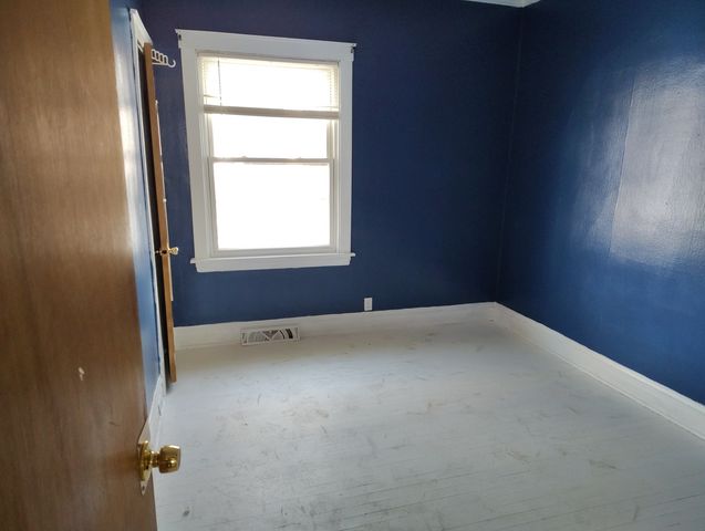 5541 W Grace Street, Chicago, IL 60641