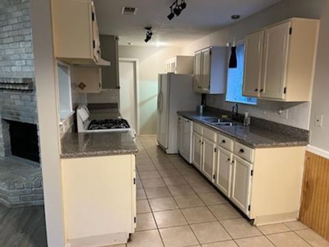 2327 Goldring Lane, Spring, TX 77373
