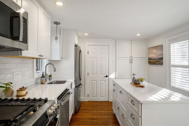 12 Sassamon St, Canton, MA 02021