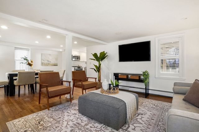 12 Sassamon St, Canton, MA 02021