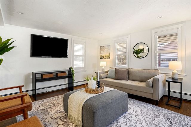 12 Sassamon St, Canton, MA 02021