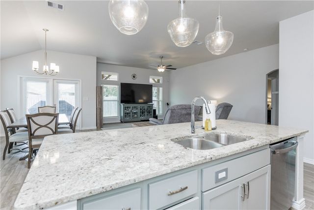 7718 Iron Man Dr, Corpus Christi, TX 78414