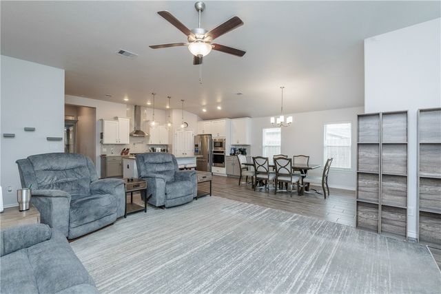 7718 Iron Man Dr, Corpus Christi, TX 78414