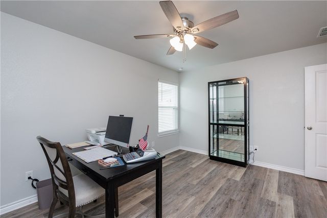 7718 Iron Man Dr, Corpus Christi, TX 78414