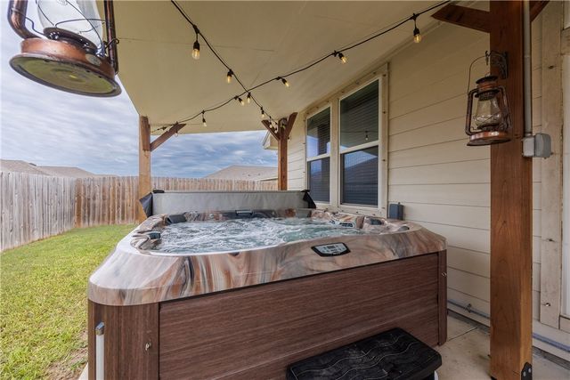7718 Iron Man Dr, Corpus Christi, TX 78414