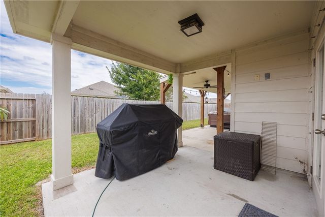 7718 Iron Man Dr, Corpus Christi, TX 78414