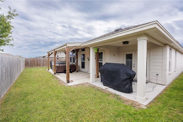 7718 Iron Man Dr, Corpus Christi, TX 78414
