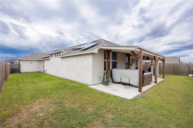 7718 Iron Man Dr, Corpus Christi, TX 78414