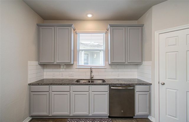 1705 Bayway Drive, Seabrook, TX 77586
